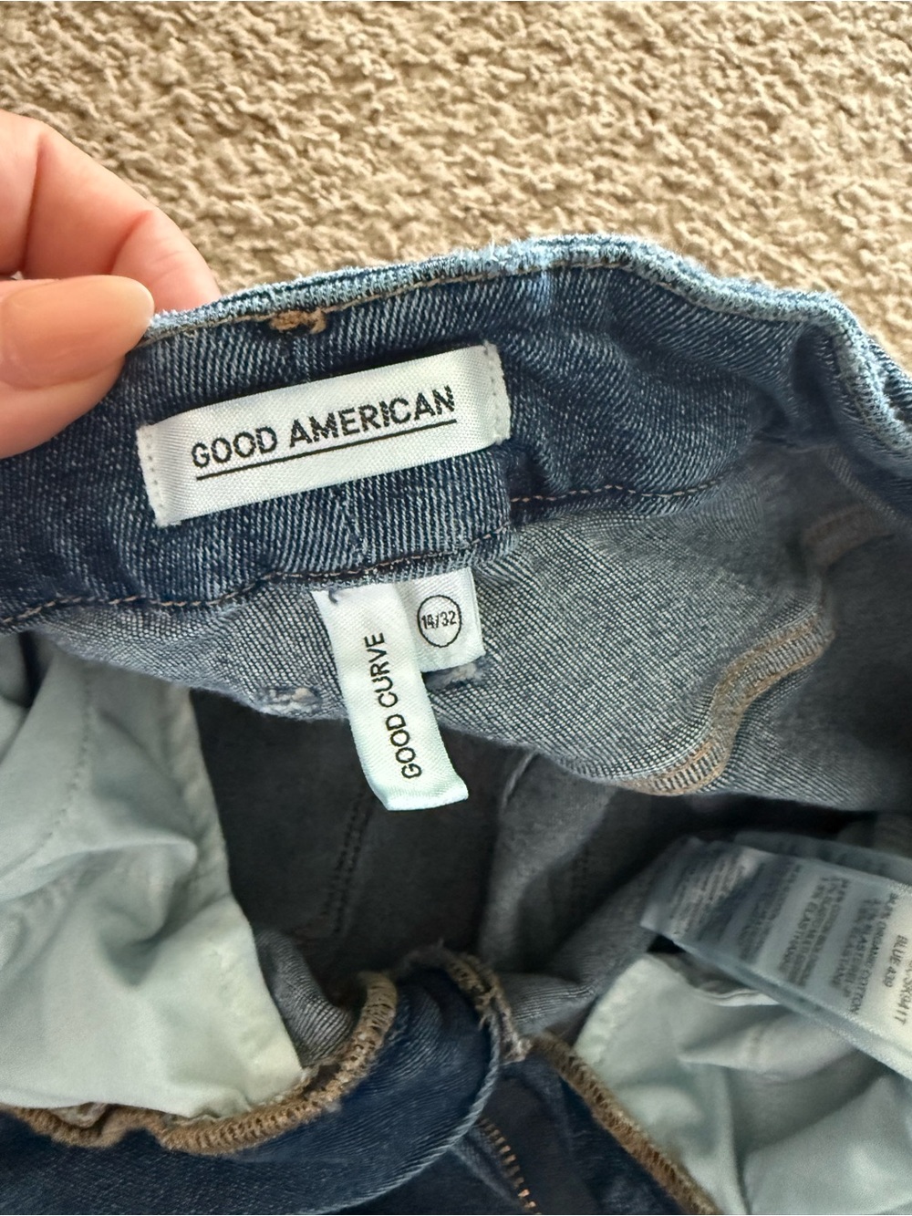 Good American Blue Skinny Jeans with Knee Distress - Picture 2 of 3